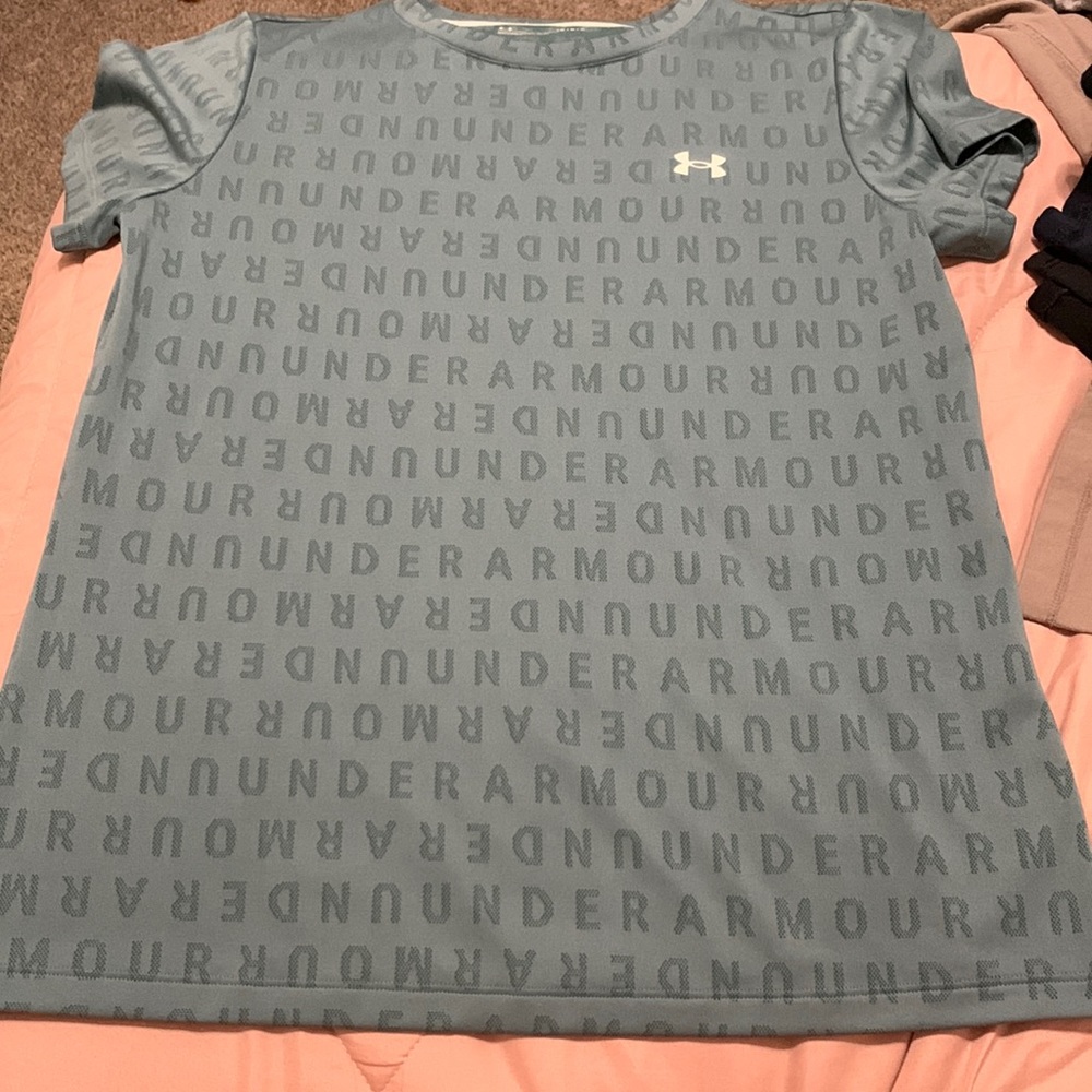 Large under armor tee